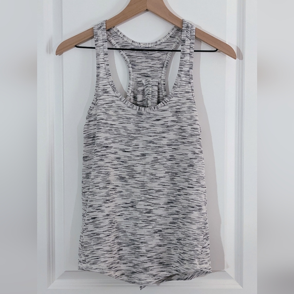 Lululemon Size 0 Gray White Tank Slit Opening